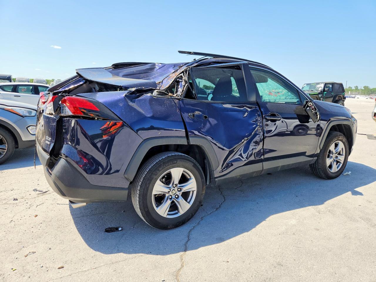 2022 Toyota Rav4 Xle - Image 3
