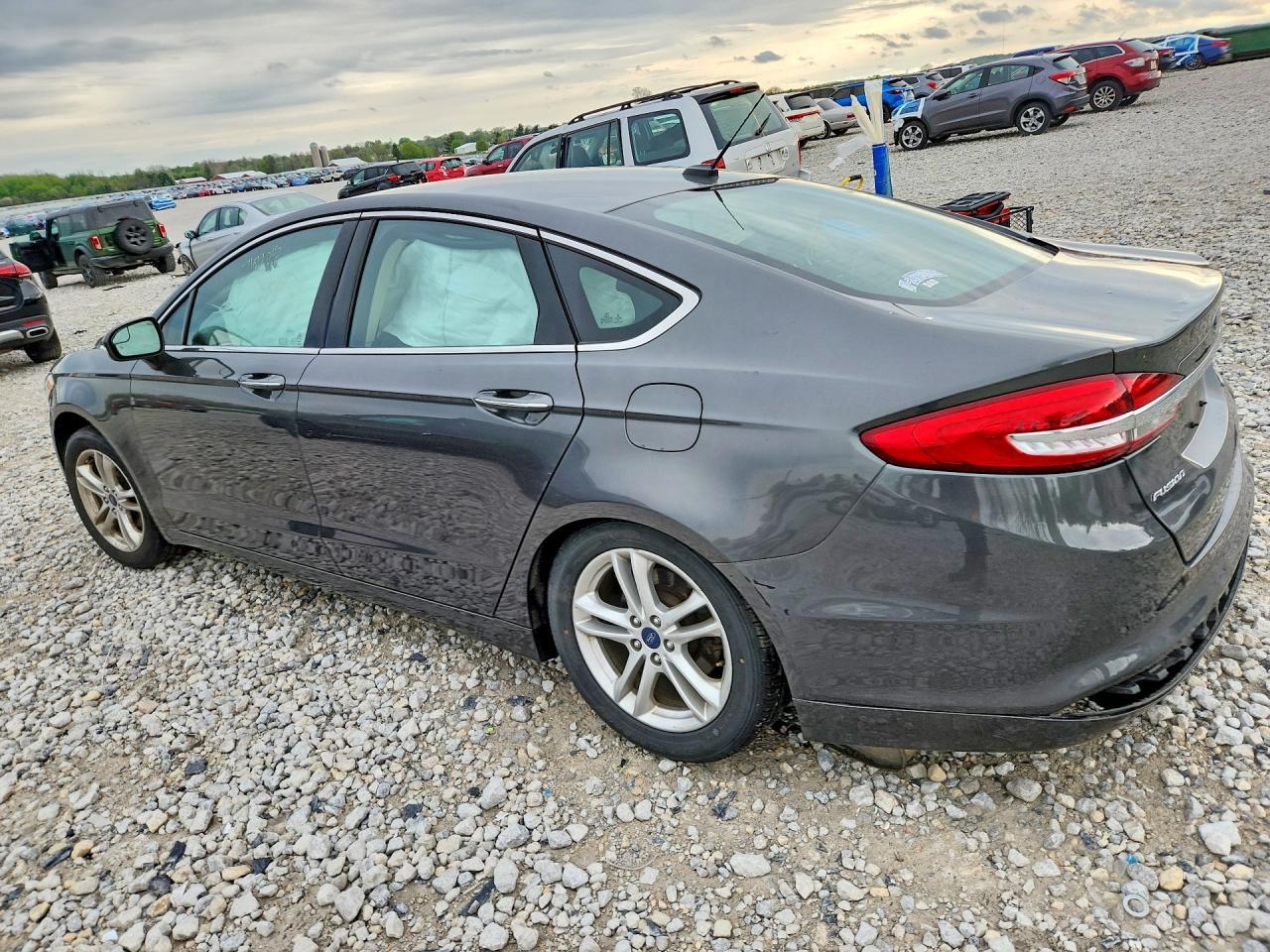 2018 Ford Fusion Se - Image 2