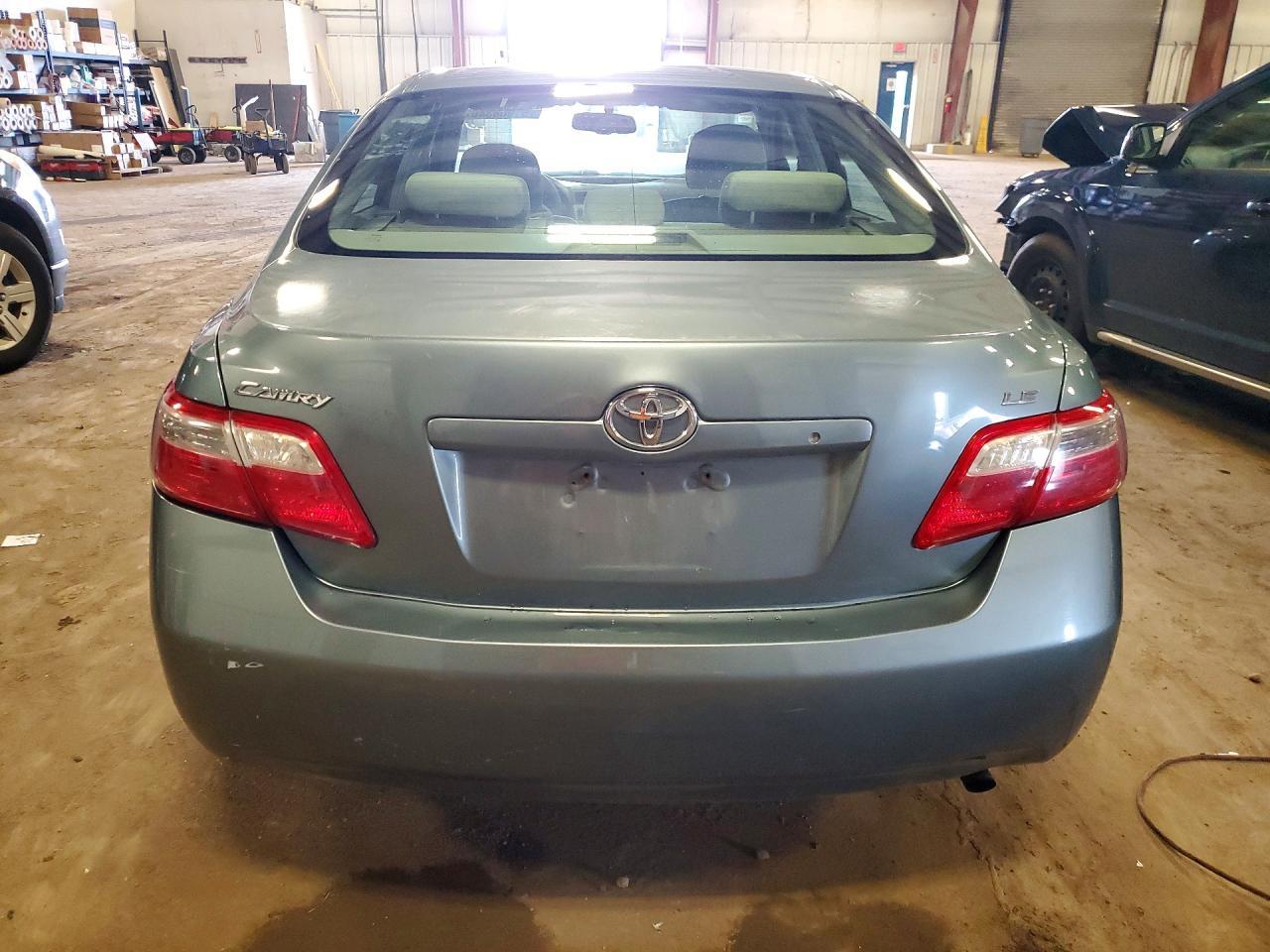 2009 Toyota Camry Le - Фото 6