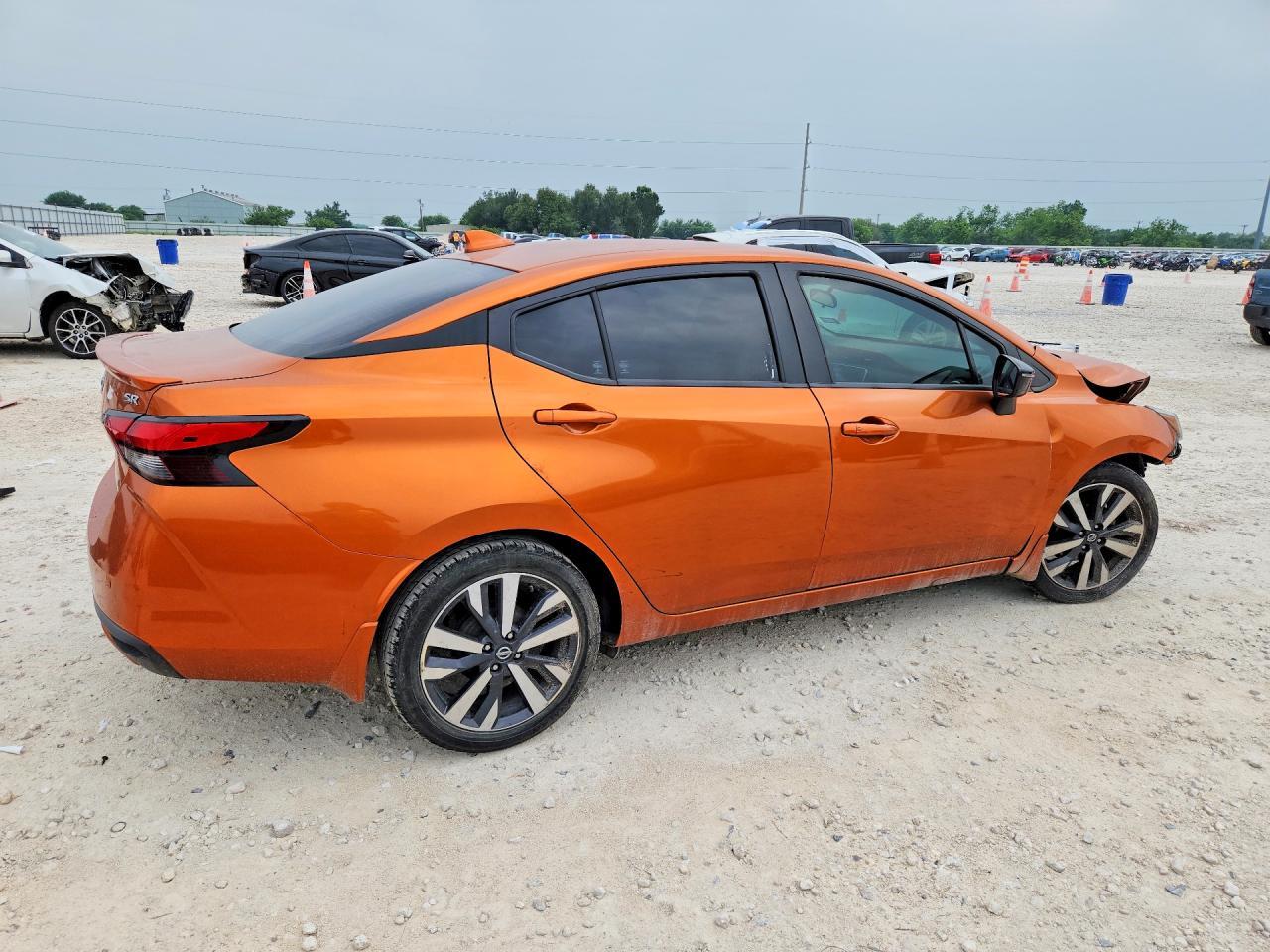 2021 Nissan Versa Sr - Фото 3