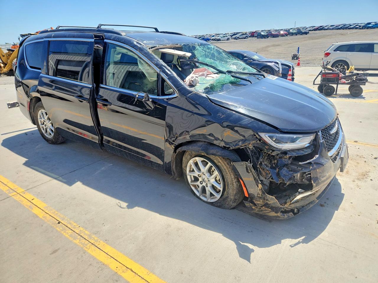 2022 Chrysler Pacifica Touring L - Image 4