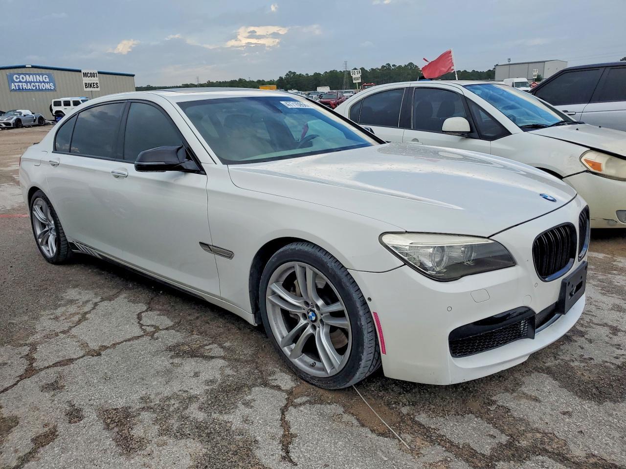 2013 BMW 750 Li - Фото 4