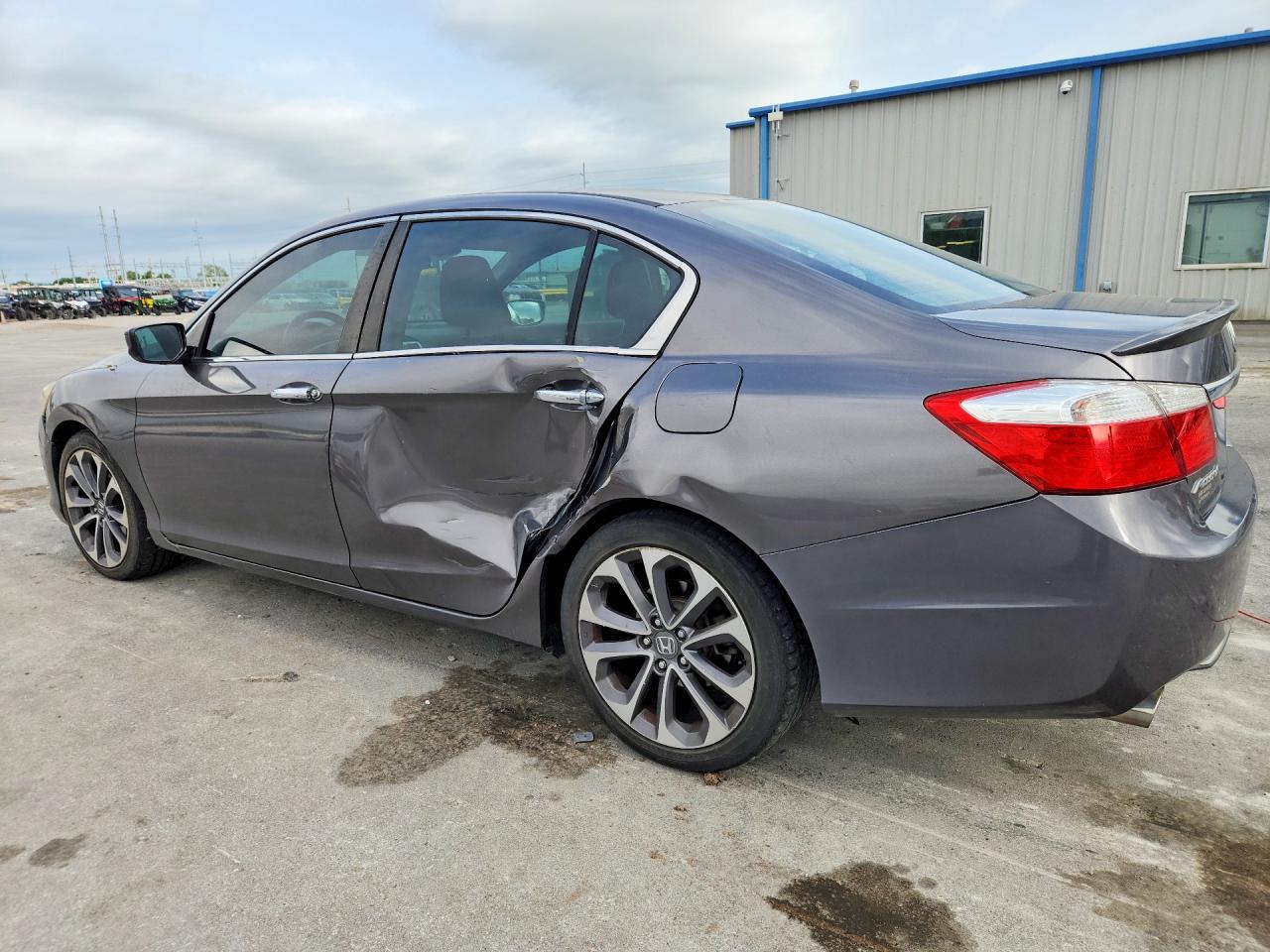 2015 Honda Accord Sport - Image 2