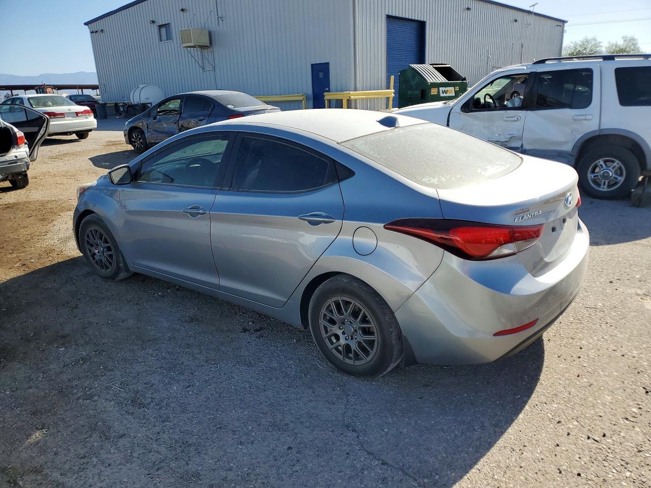 2016 Hyundai Elantra Se - Фото 2