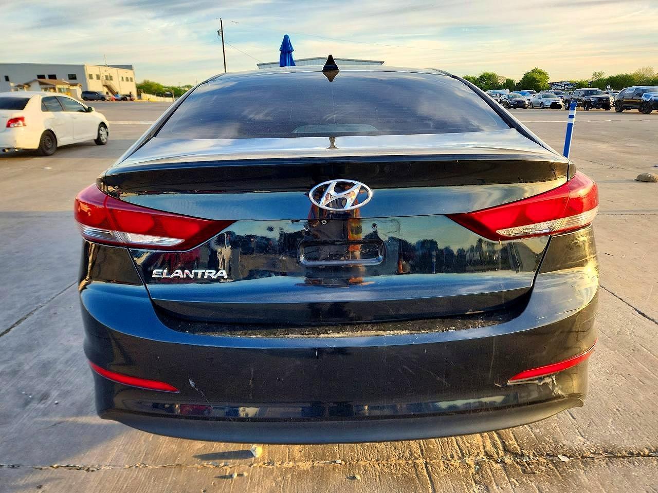 2018 Hyundai Elantra - Фото 6