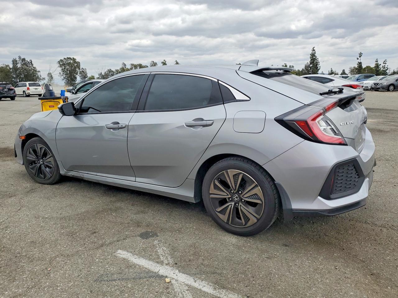 2019 Honda Civic Ex - Image 2