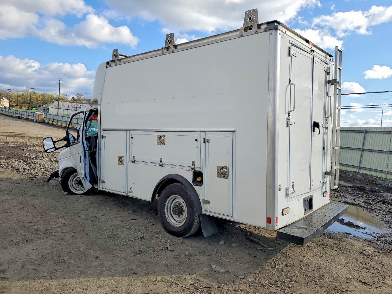 2019 Ford E350 Utility / Service Truck - Фото 2