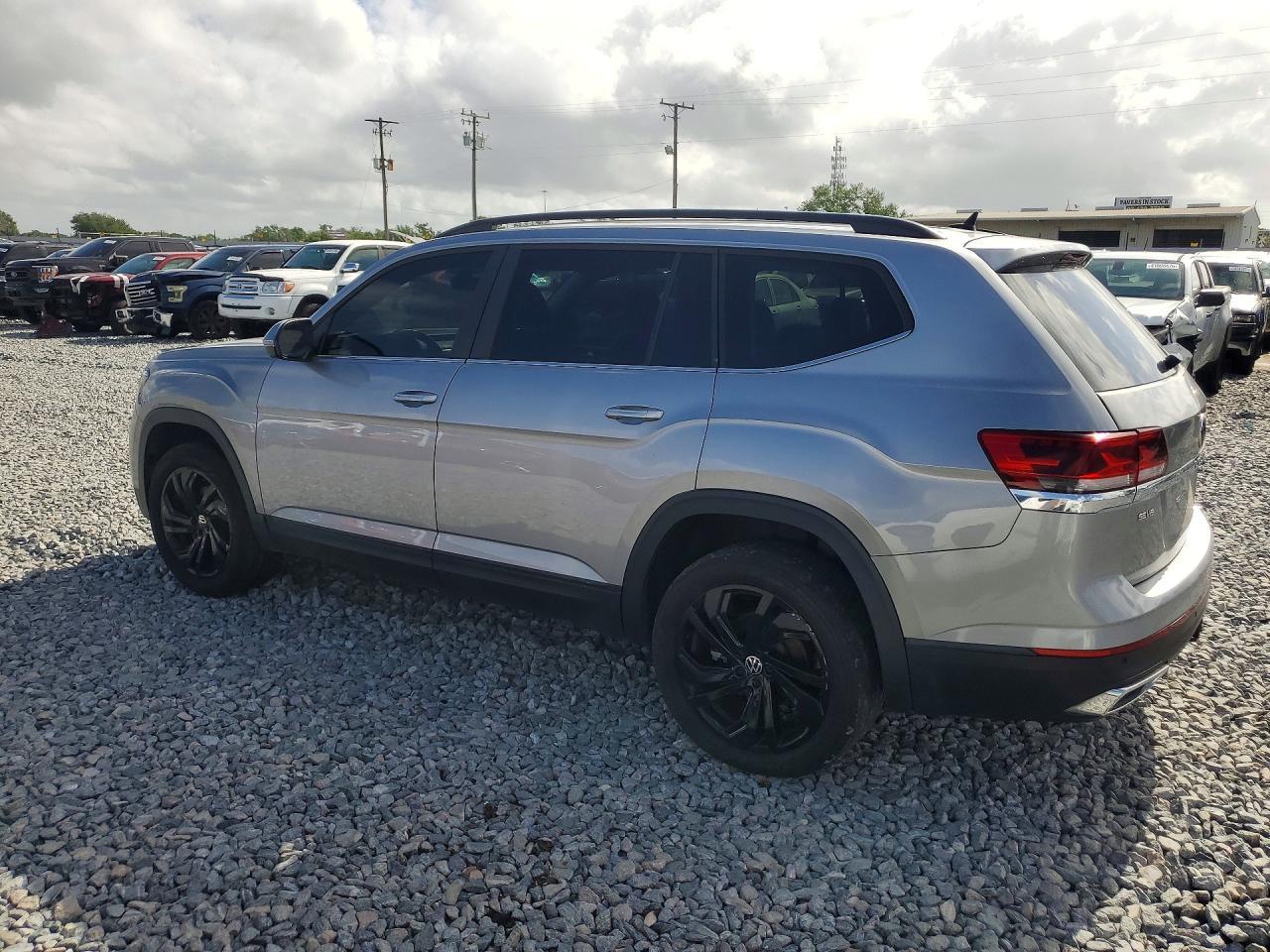 2022 Volkswagen Atlas Se - Image 2
