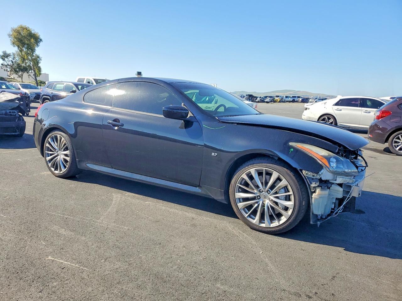 2014 Infiniti Q60 Coupe Journey - Image 4