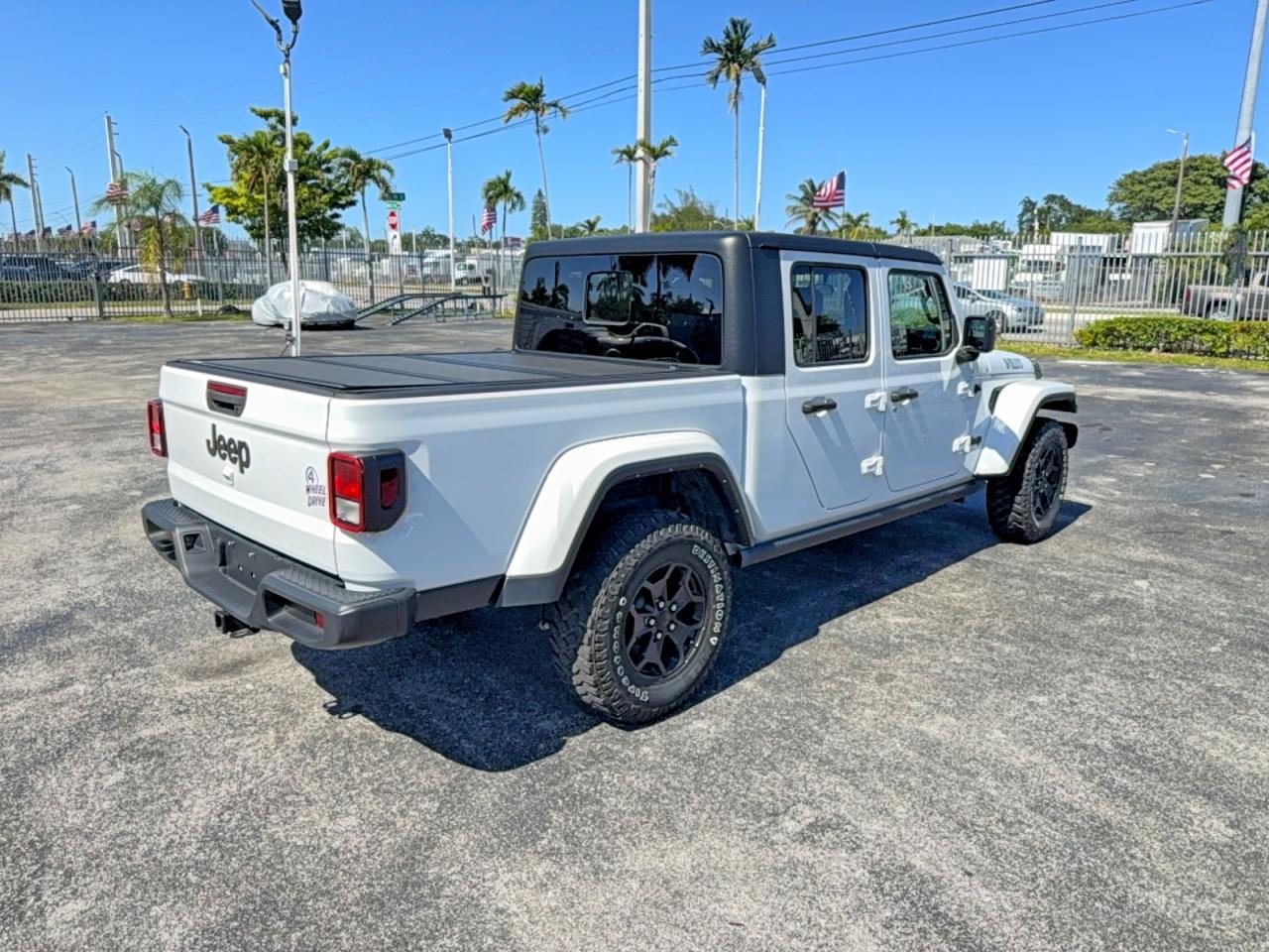 2023 Jeep Gladiator Sport - Image 4