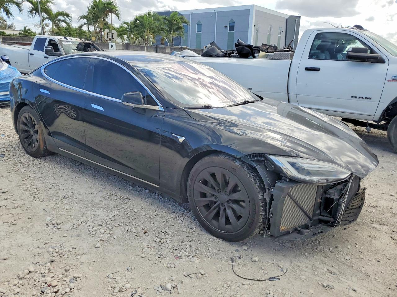 2017 Tesla Model S - Фото 4