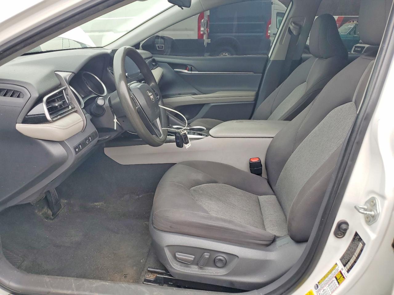 2021 Toyota Camry Hybrid Le - Фото 7