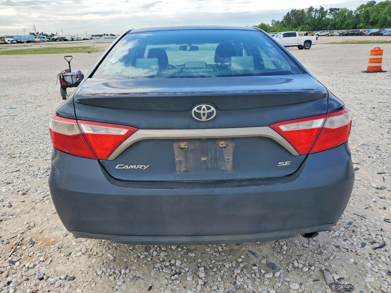 2015 Toyota Camry Se - Фото 6