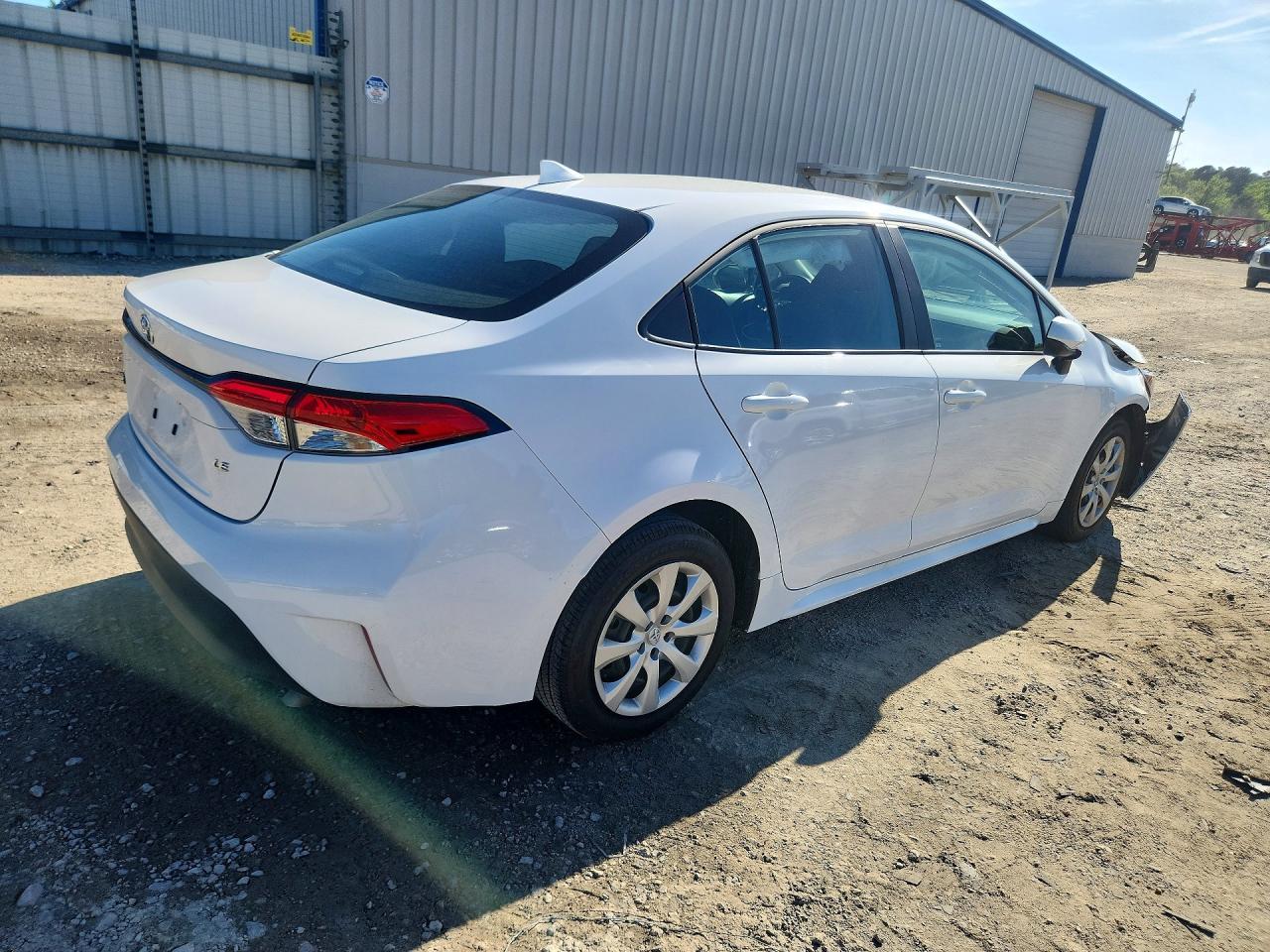 2025 Toyota Corolla Le - Фото 3