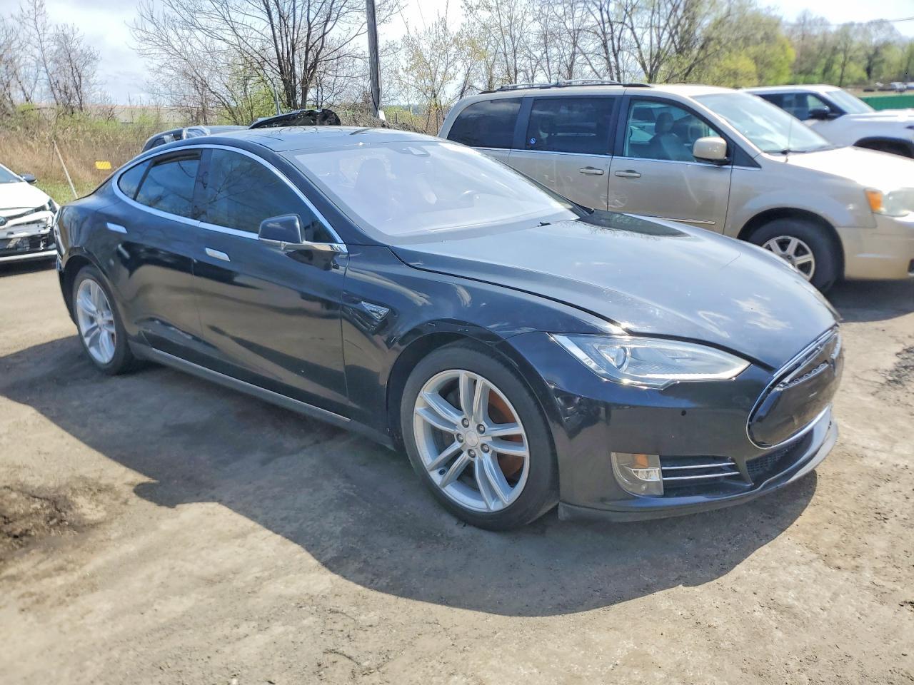 2015 Tesla Model S - Image 4