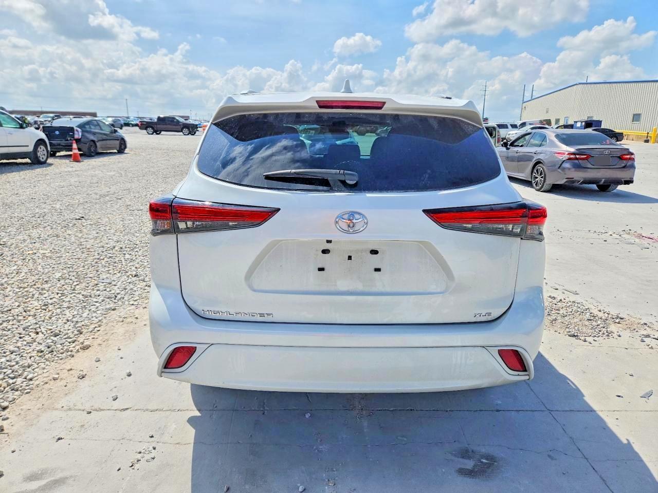 2023 Toyota Highlander Xle - Image 6