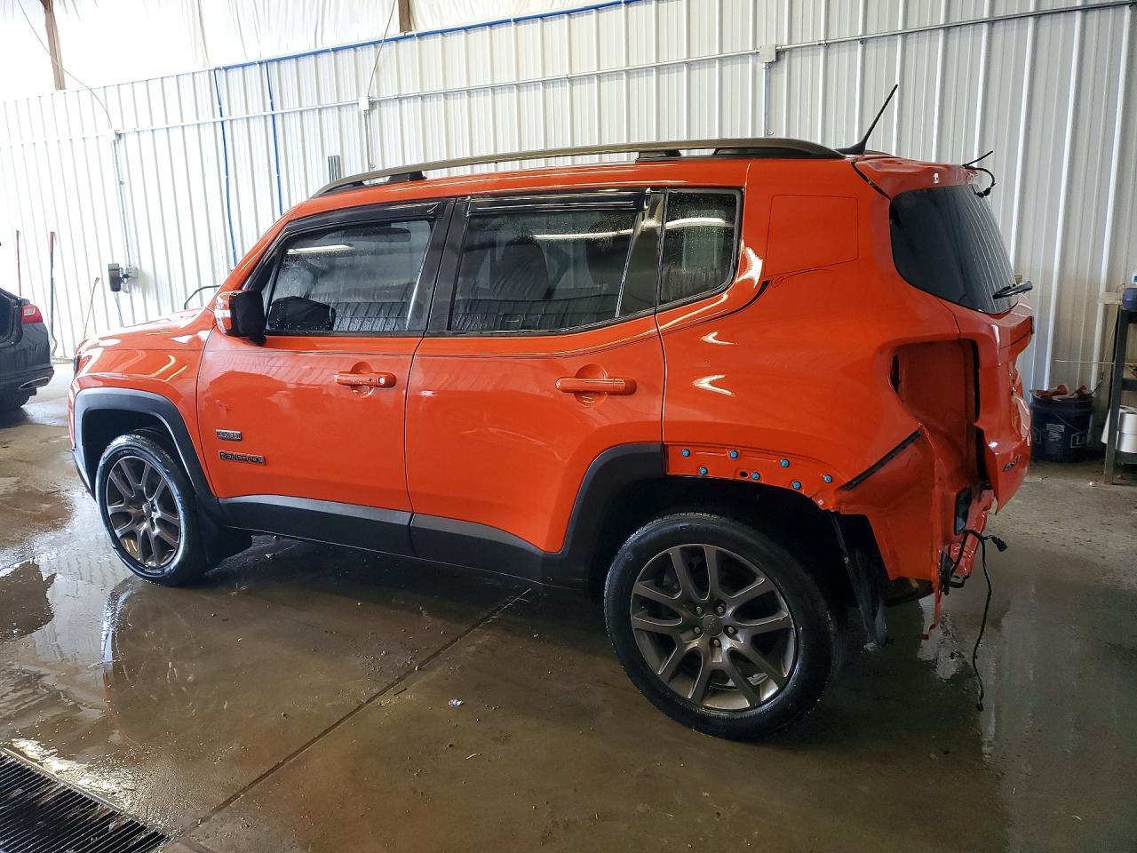2016 Jeep Renegade Latitude - Image 2