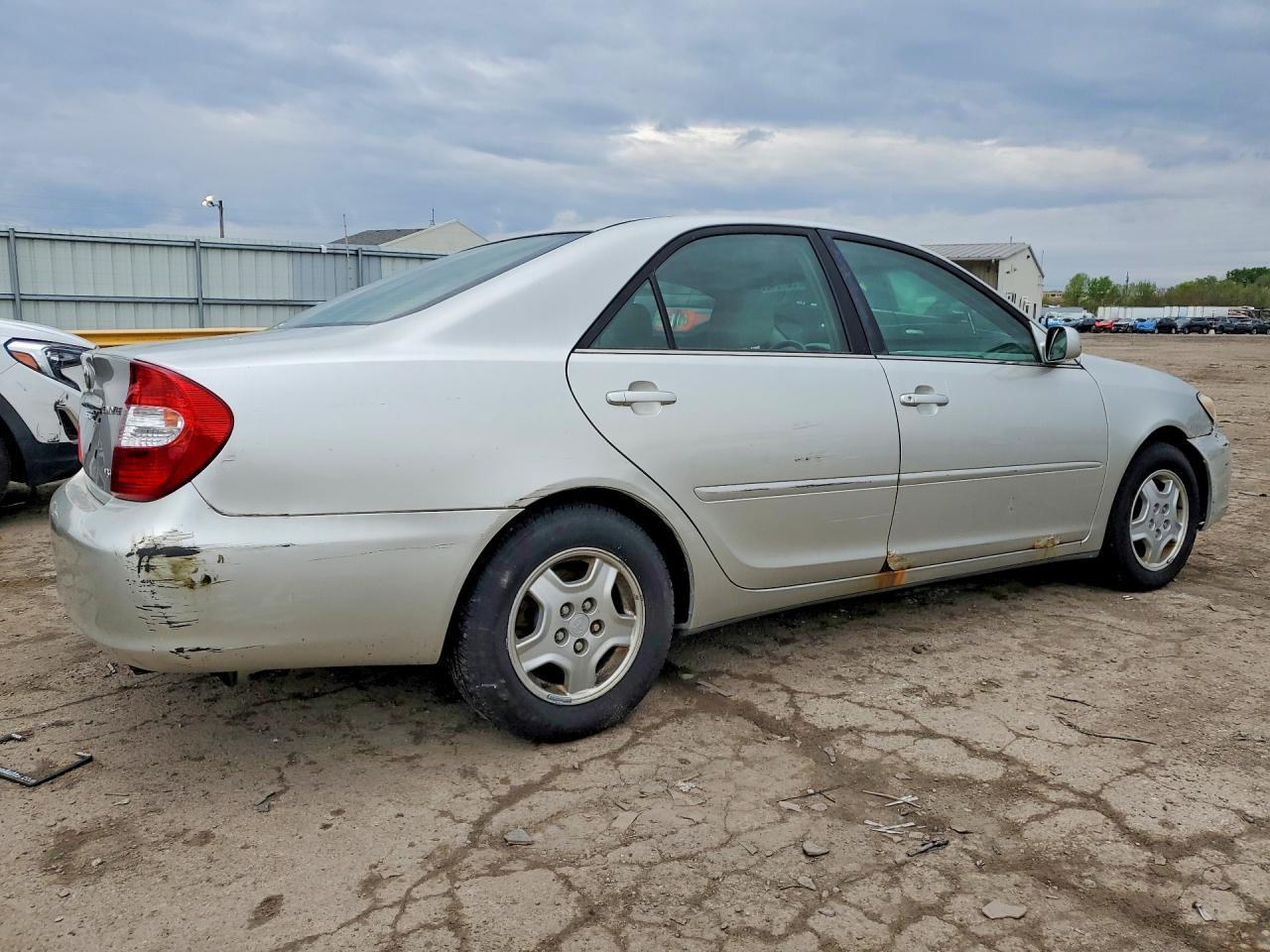 2003 Toyota Camry Le V6 - Фото 3