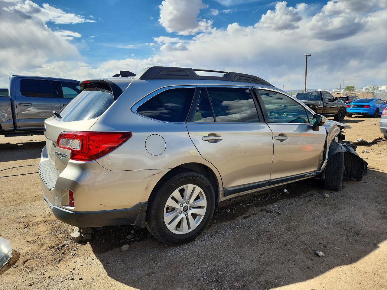 2016 Subaru Outback 2.5I Premium - Image 3