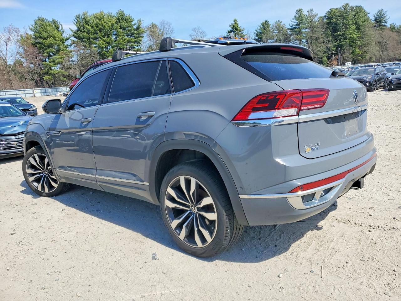 2022 Volkswagen Atlas Cross Sport Sel Premium R-Line - Фото 2