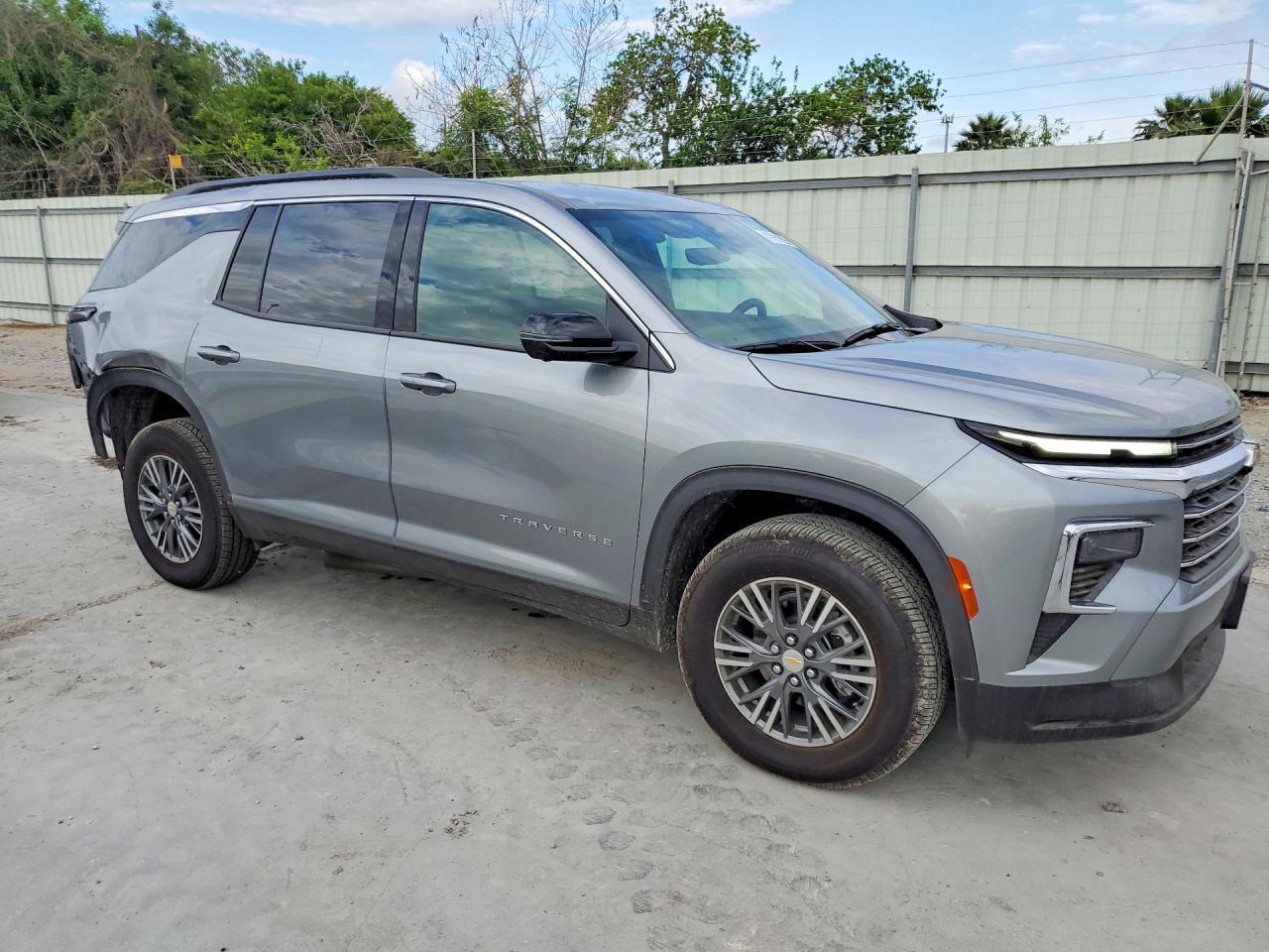 2026 Chevrolet Traverse Lt - Фото 4