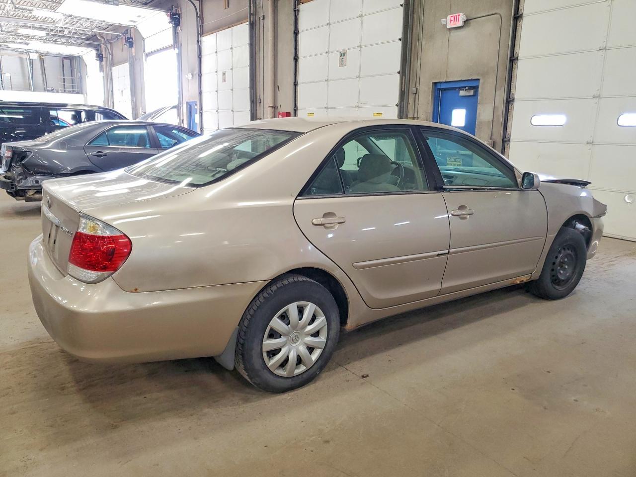 2005 Toyota Camry Le - Фото 3