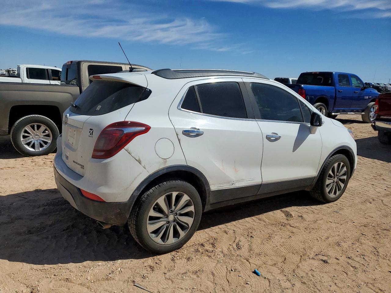 2018 Buick Encore Essence - Image 3