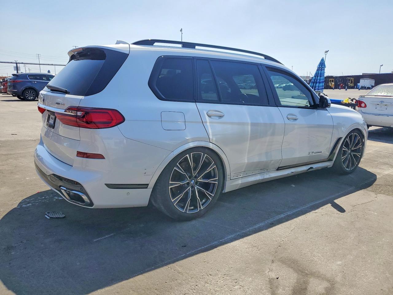 2019 BMW X7 xDrive50I - Фото 3