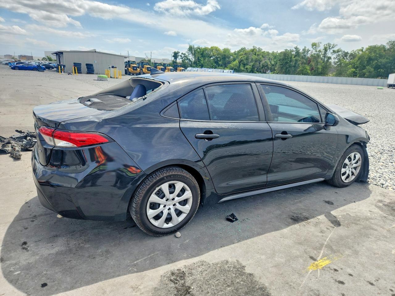 2020 Toyota Corolla Le - Image 3