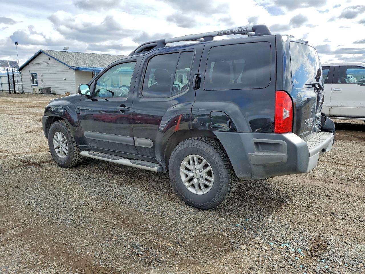 2015 Nissan Xterra S - Фото 2