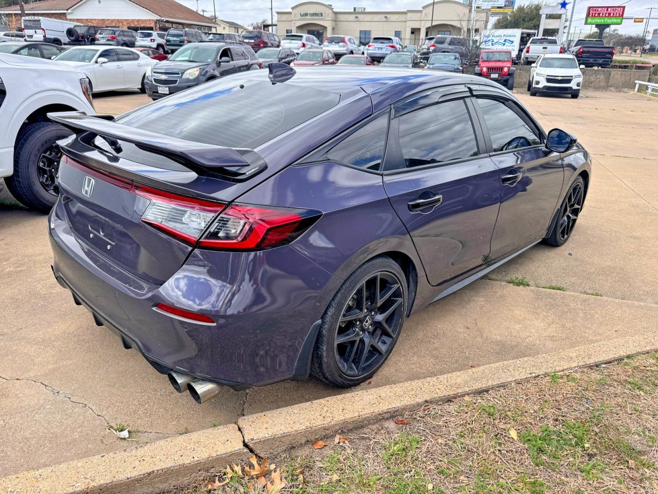 2023 Honda Civic Sport Touring - Image 4