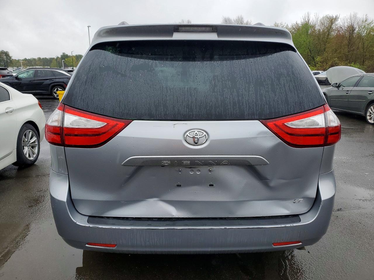 2017 Toyota Sienna Le - Фото 6