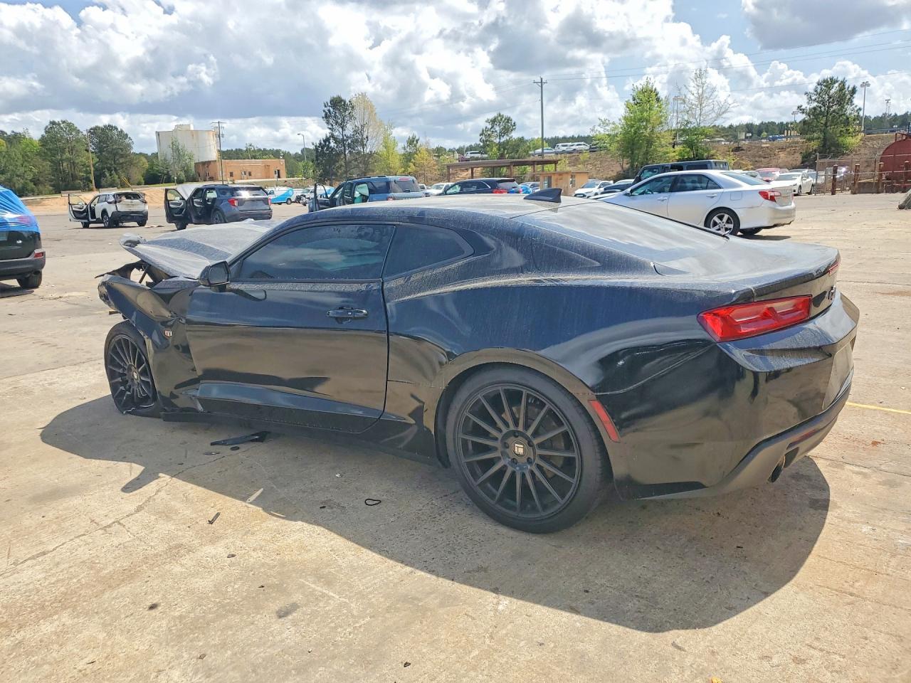 2018 Chevrolet Camaro 1Ls - Фото 2