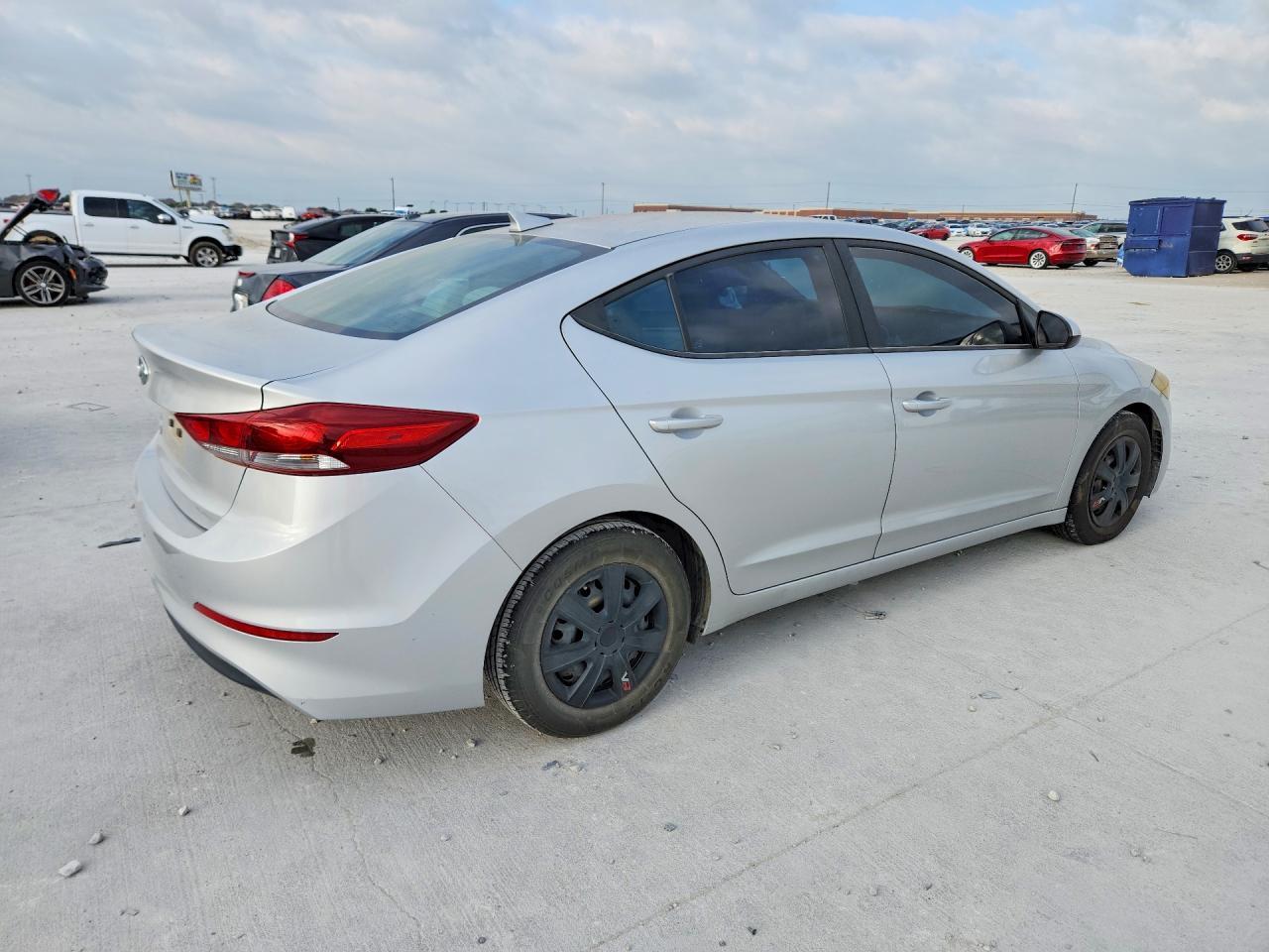 2017 Hyundai Elantra Se - Image 3