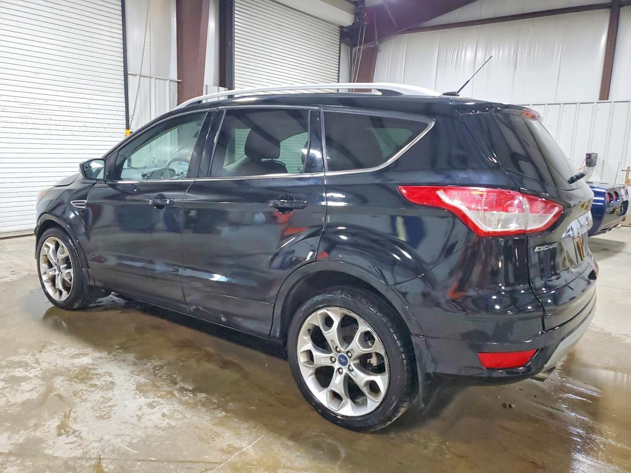 2016 Ford Escape Titanium - Фото 2
