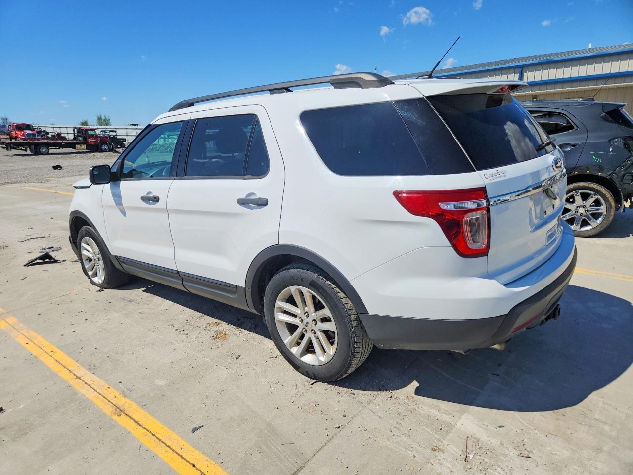 2015 Ford Explorer - Фото 2