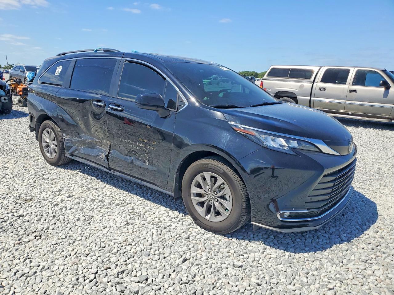 2023 Toyota Sienna Xle - Фото 4