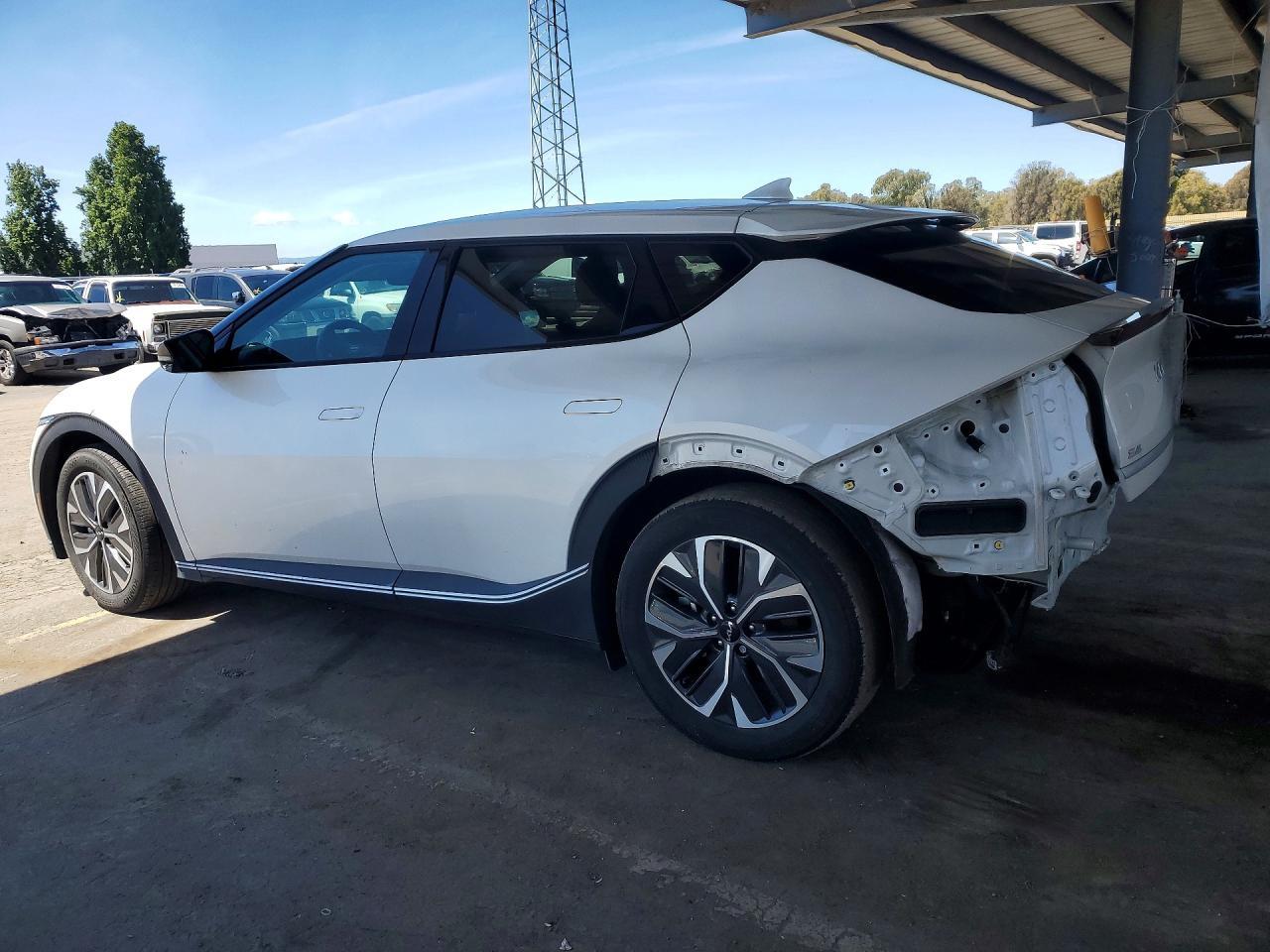 2022 Kia Ev6 Light - Фото 2