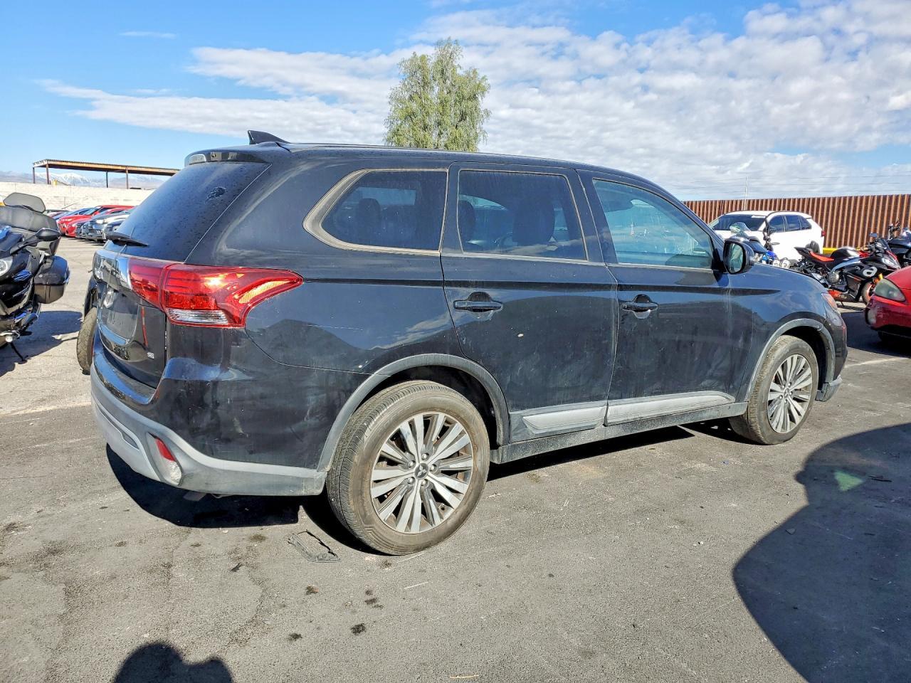 2020 Mitsubishi Outlander Se - Фото 3