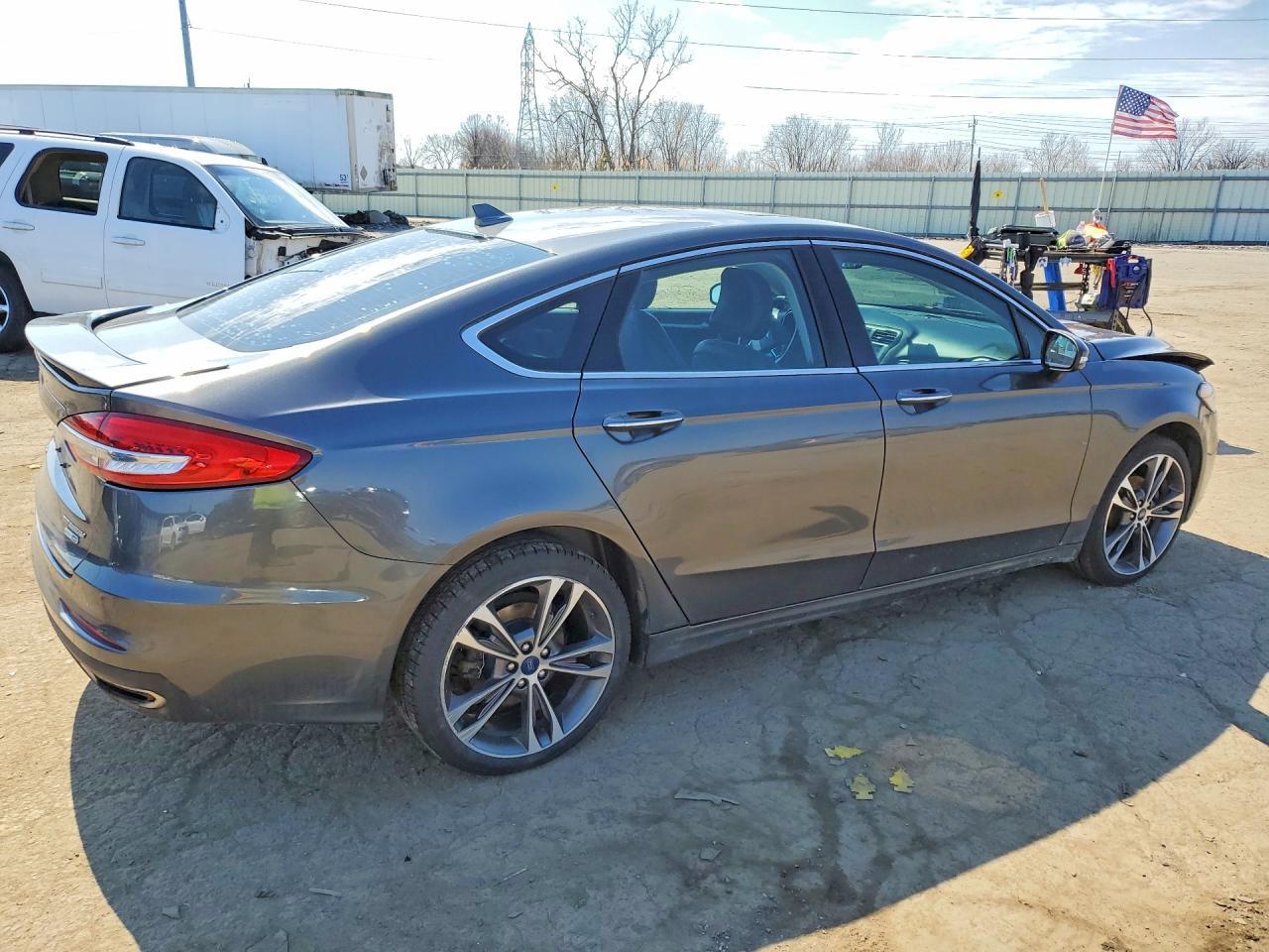 2019 Ford Fusion Titanium - Image 3