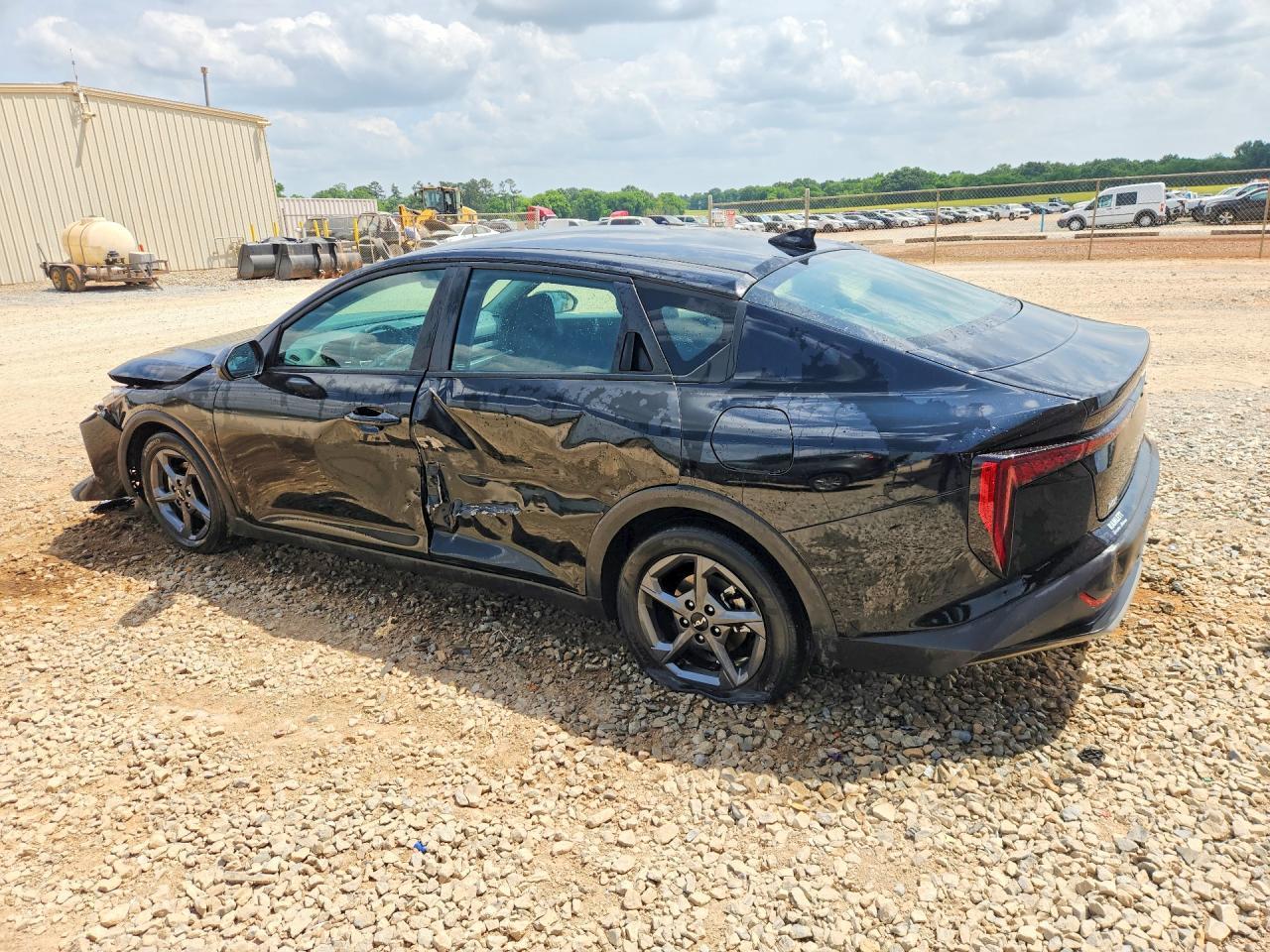 2025 Kia K4 Lxs - Image 2