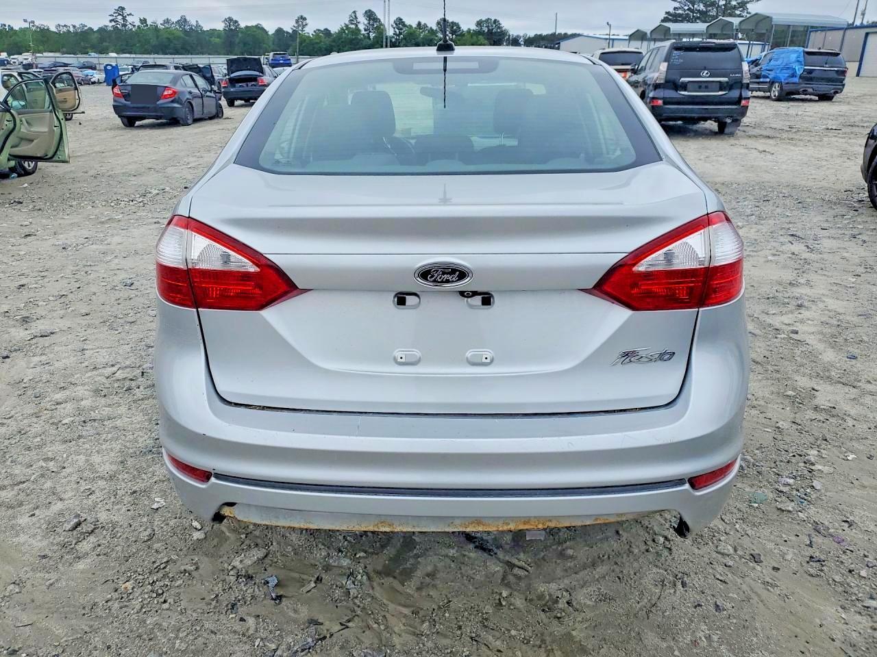 2019 Ford Fiesta S - Фото 6