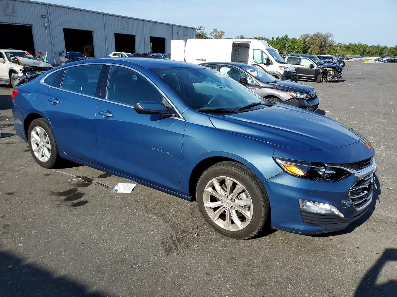 2024 Chevrolet Malibu Lt - Image 4
