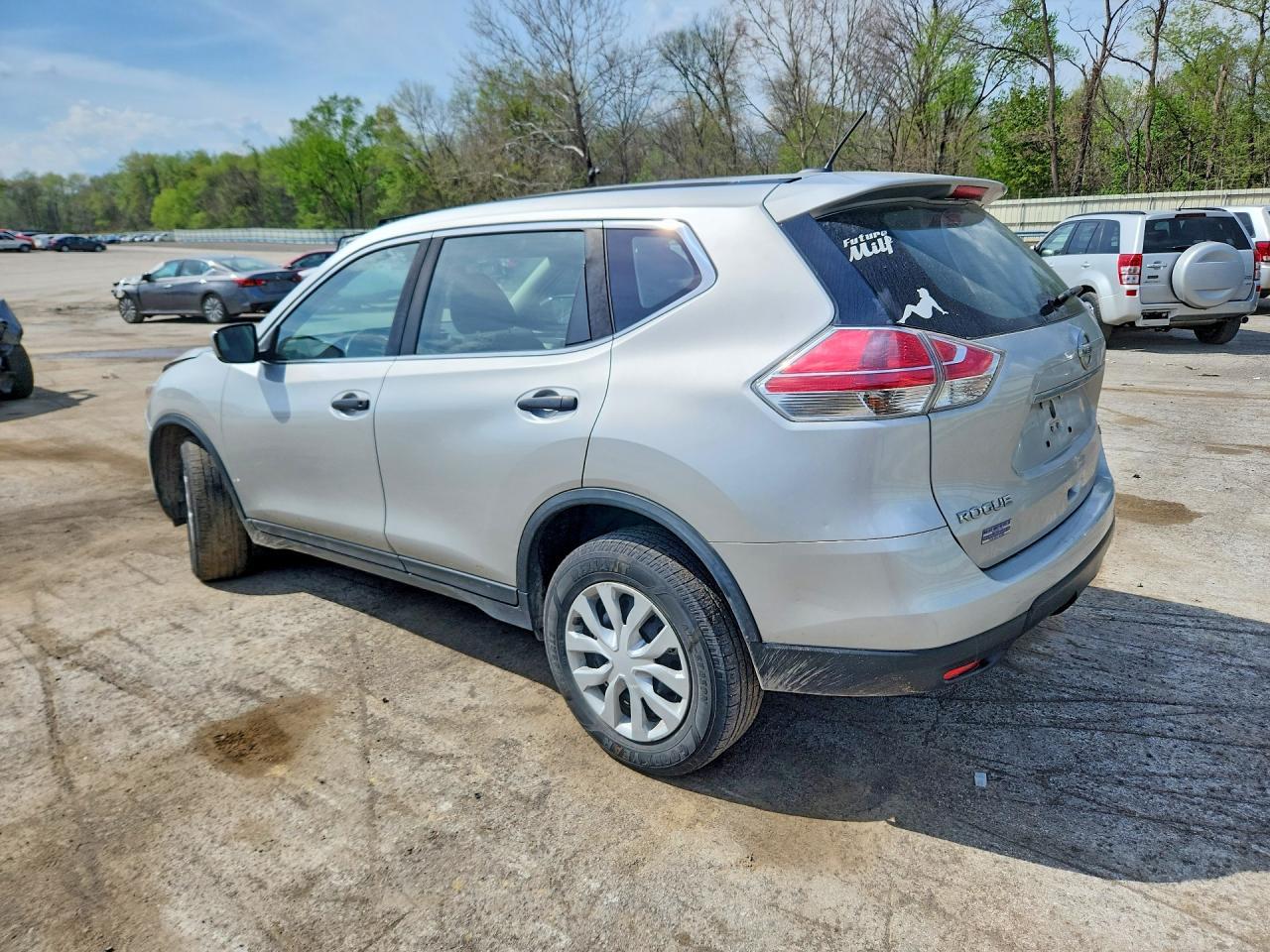 2016 Nissan Rogue S - Фото 2