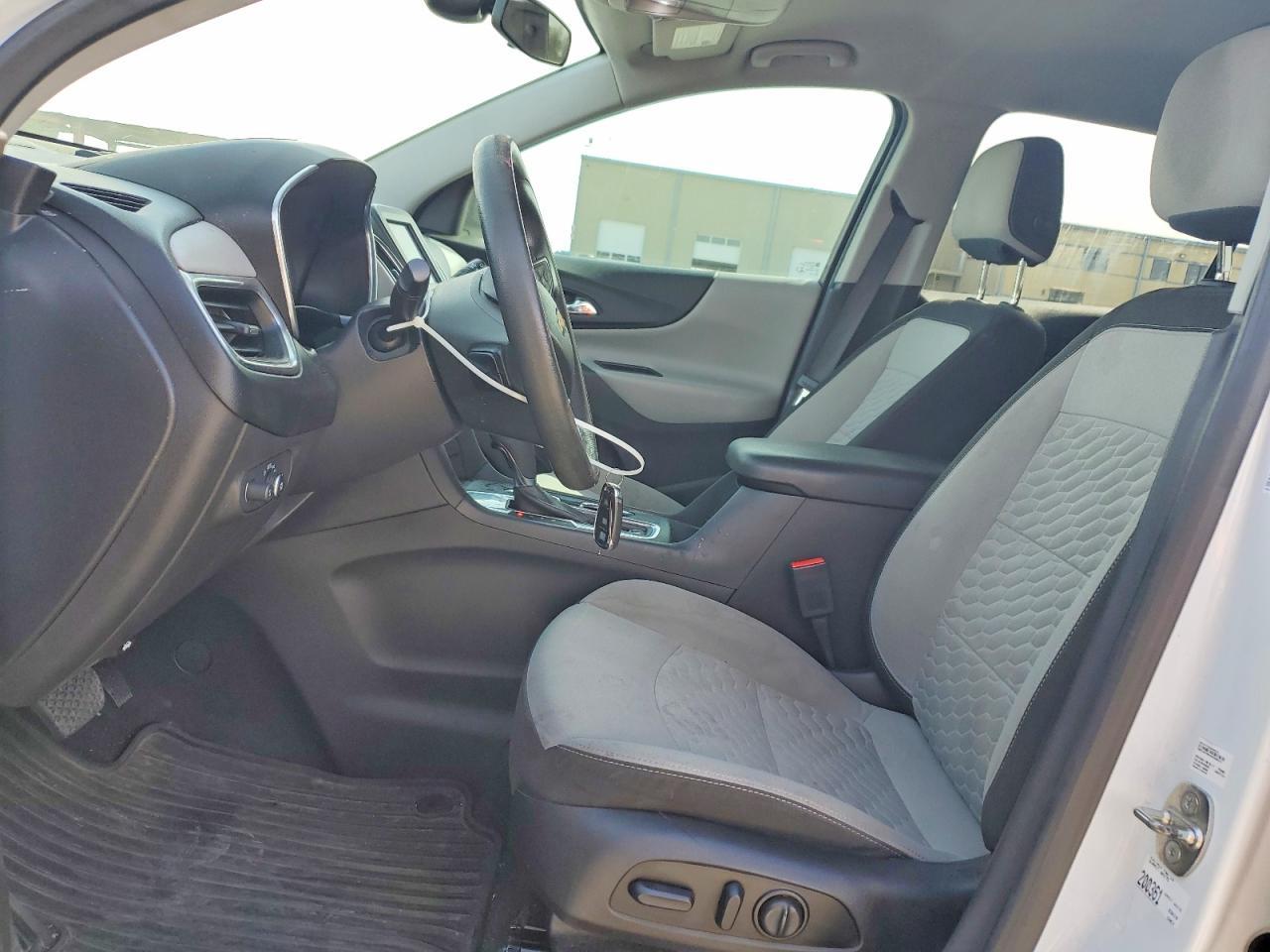 2020 Chevrolet Equinox Ls - Image 7