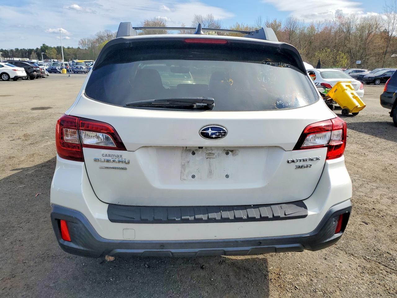 2018 Subaru Outback 3.6R Limited - Image 6