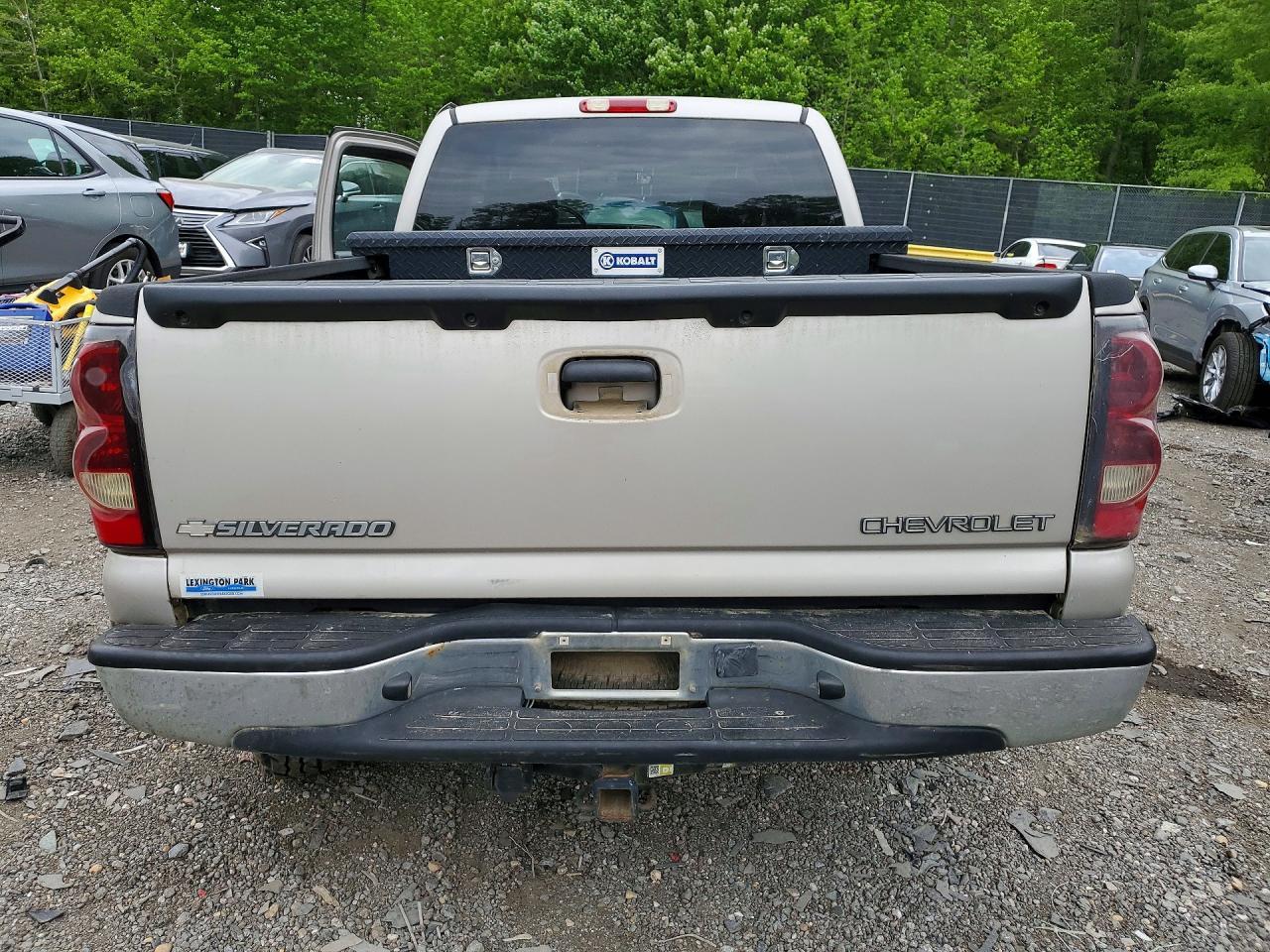 2004 Chevrolet Silverado C1500 - Image 6