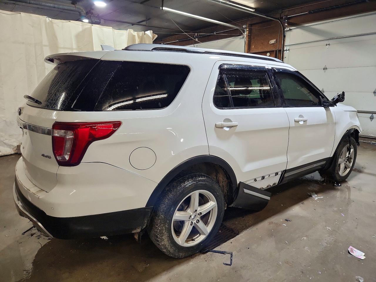 2017 Ford Explorer Xlt - Фото 3