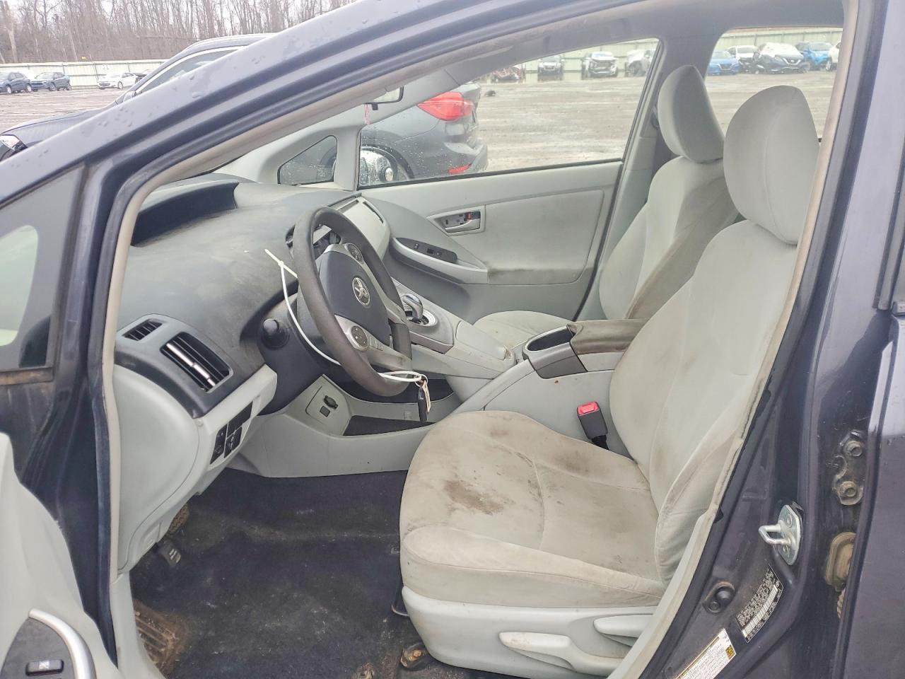 2012 Toyota Prius Two - Фото 7