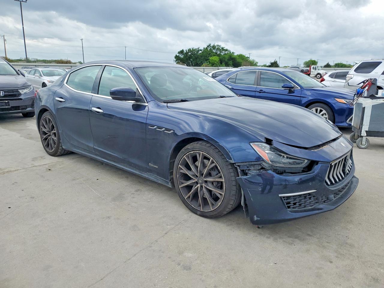 2019 Maserati Ghibli S - Фото 4